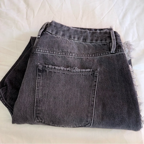NWOT GOOD AMERICAN Women's Frayed Hem Jeans - Black - Picture 3 of 5